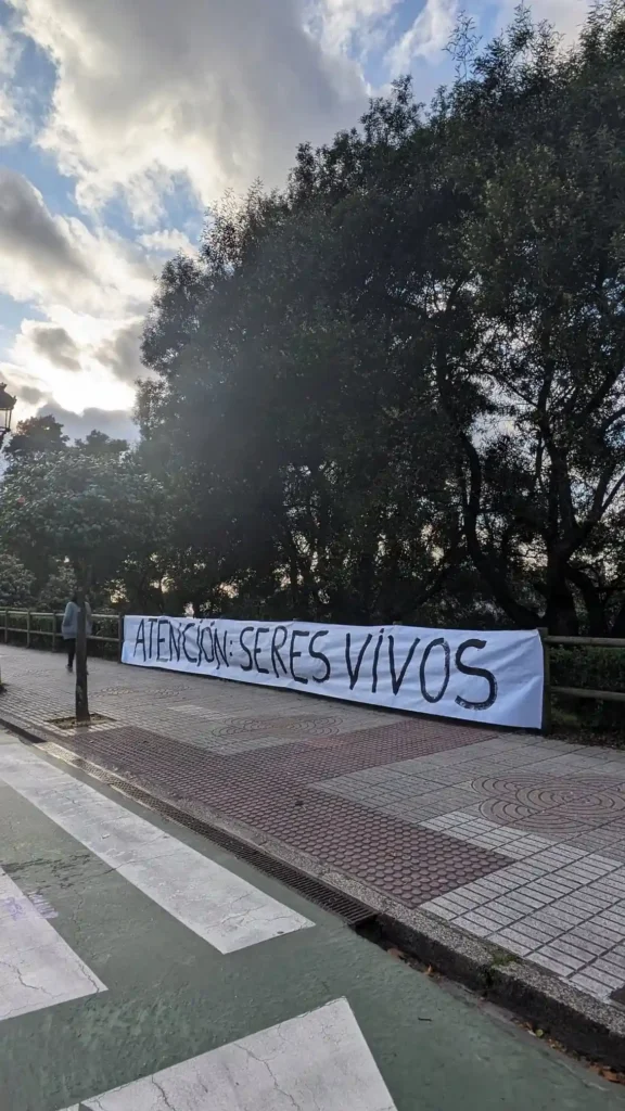 bandeirola seres vivos 2- Amigas das arbores